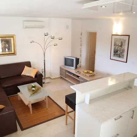 Apartman Adrian
