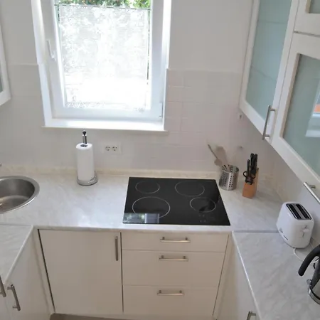Apartman Adrian *